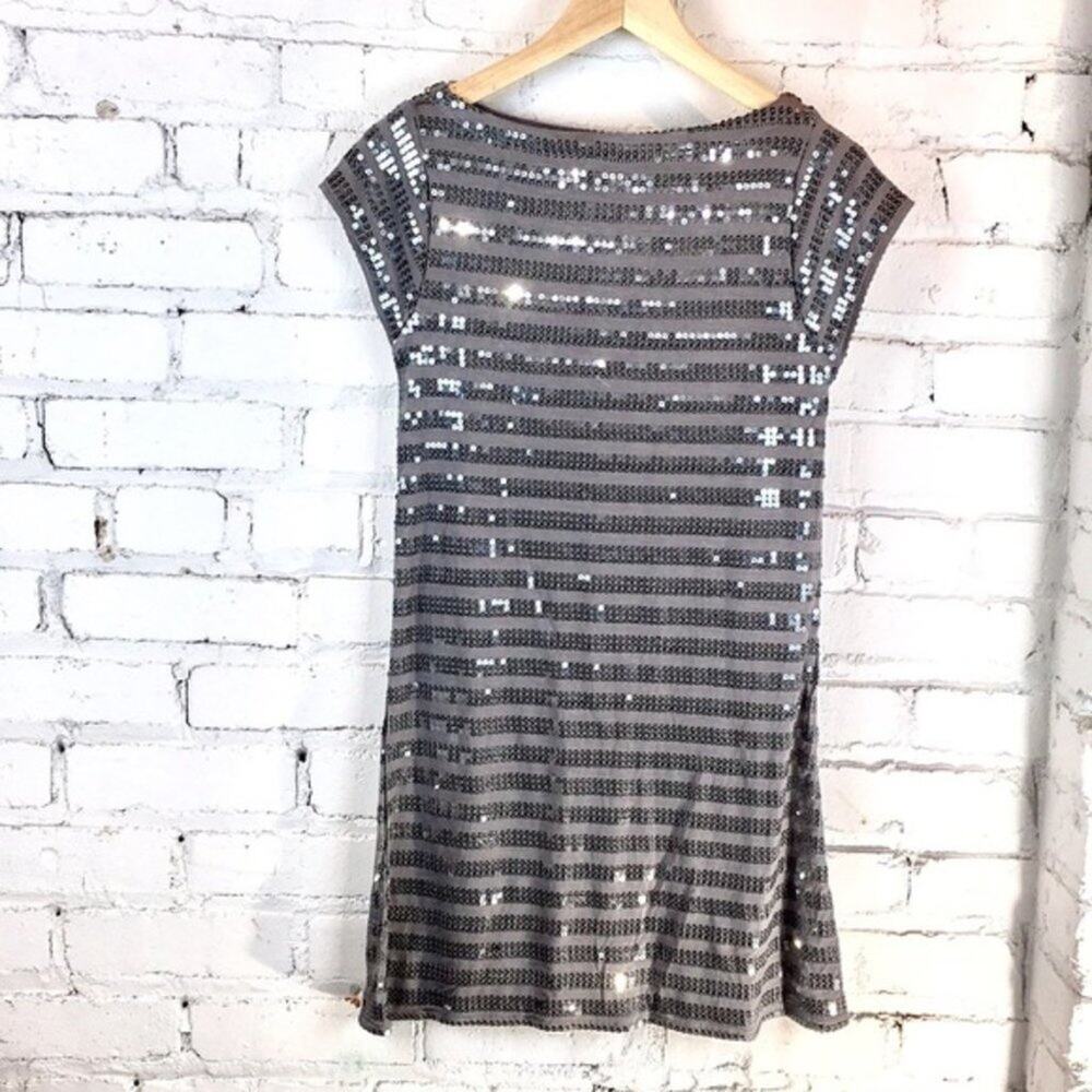 Passport gray sequins dress T-shirt shape NWT SIZE S - SMALL